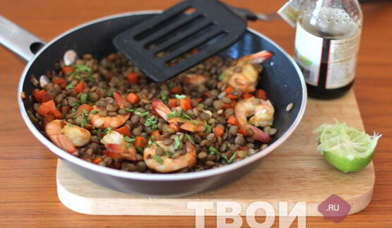 чечевица с креветками