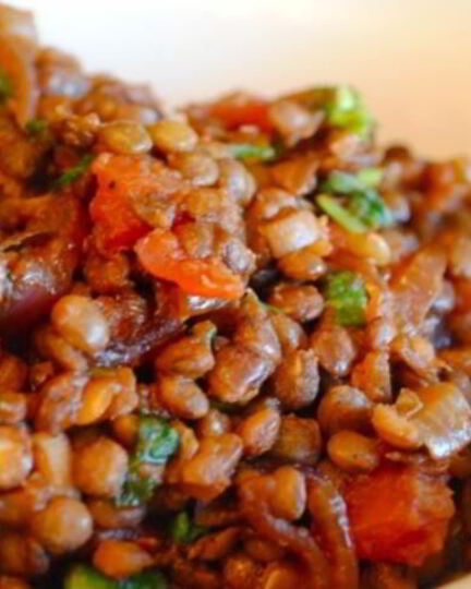 Рецепт чечевицы с луком и помидорами