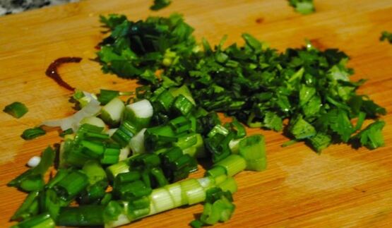 чечевица с луком и помидорами