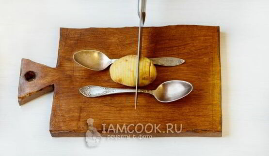 картошка-гармошка с сыром в духовке