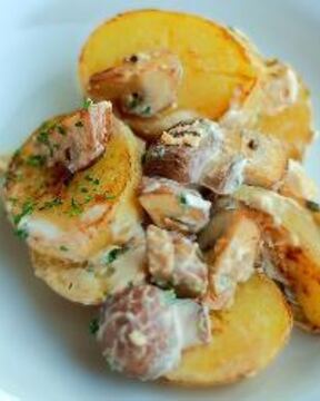 Картошка, жаренная с грибами в сметане