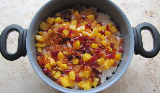 рис с персиком и сухофруктами