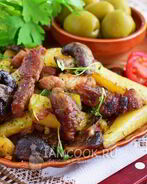 Жареная картошка с мясом и грибами