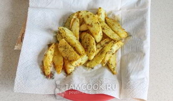 жареный картофель в панировке