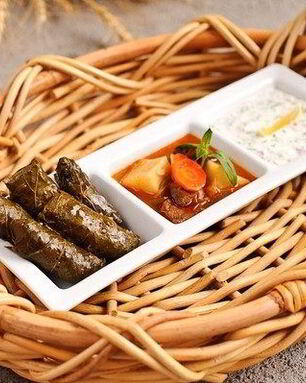 Долма из виноградных листьев