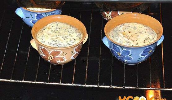 грибы с овощами в горшочках