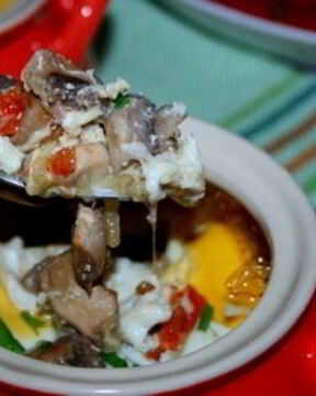 Грибы в духовке в горшочке