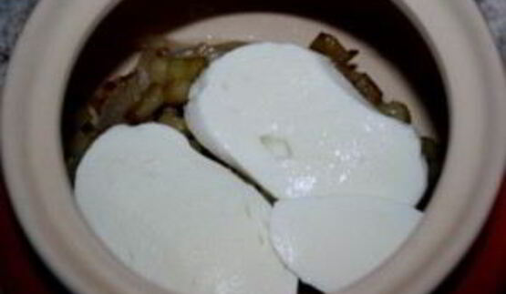 грибы в духовке в горшочке