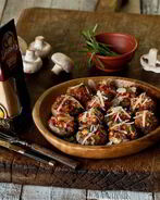 Грибы, запеченные с перцем и миндалем