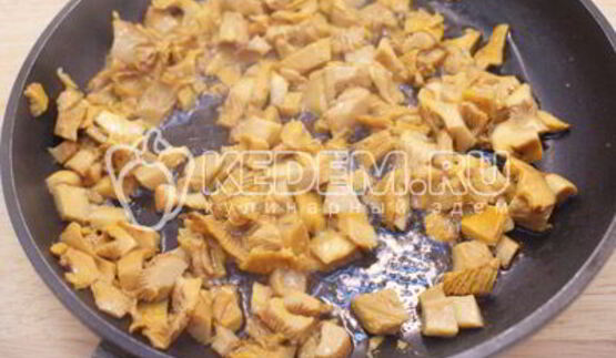 лисички жаренные со стручковой фасолью