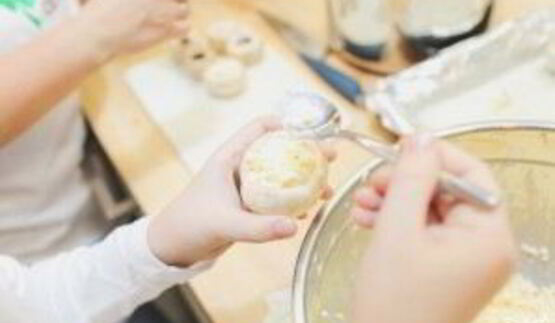 шампиньоны с сулугуни