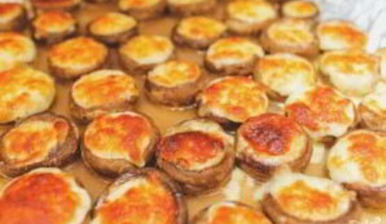 шампиньоны с сулугуни