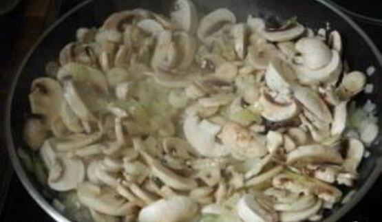 шампиньоны со сливками