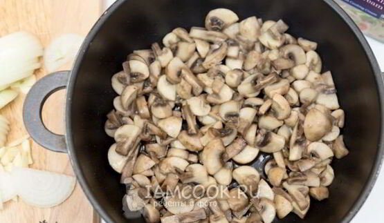 шампиньоны в сливках