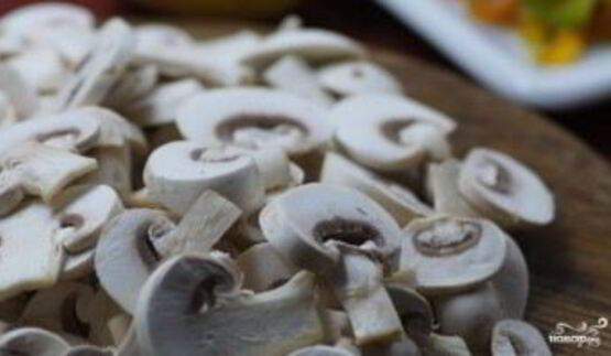 шампиньоны жареные с луком