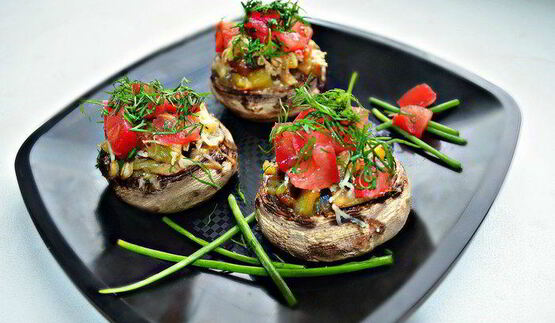 запеченные фаршированные шампиньоны