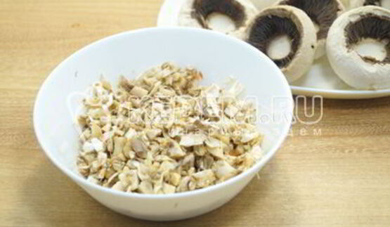 запеченные шампиньоны с овощами