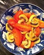 Жареные грибы с помидорами