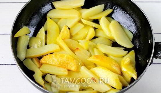 жареные рыжики с картошкой