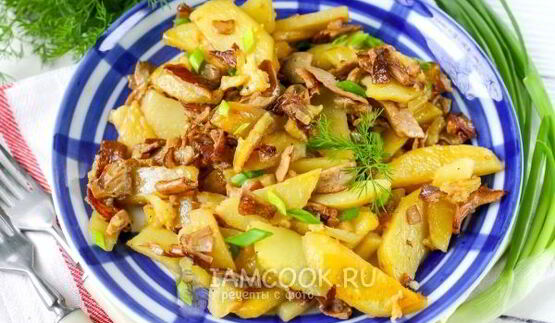 жареные рыжики с картошкой