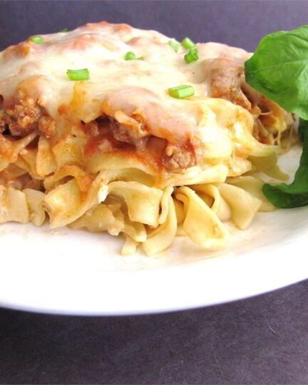 Рецепт гуляша из фарша индейки с лапшой