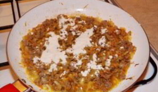 гуляш из фарша с подливкой