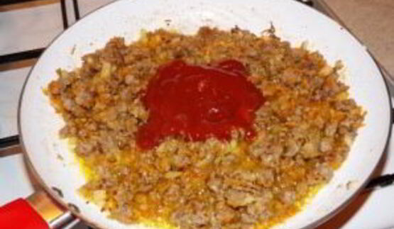 гуляш из фарша с подливкой