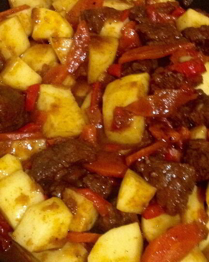 Рецепт гуляша из говядины с картофелем
