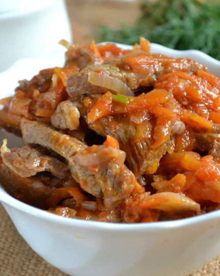 Рецепт гуляша из говядины с подливкой