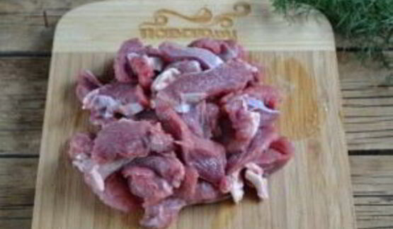 гуляш из говядины с подливкой