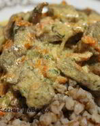 Гуляш из говядины со сметаной