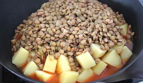 гуляш из картофеля и чечевицы