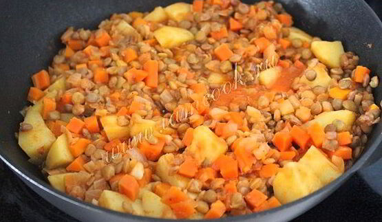 гуляш из картофеля и чечевицы