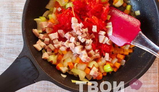 гуляш из курицы с подливкой