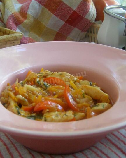 Рецепт гуляша из курицы в мультиварке