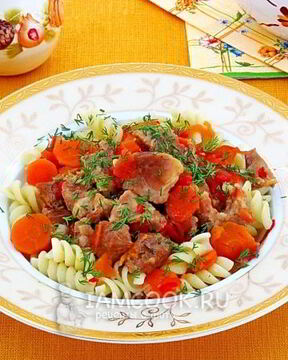 Гуляш из свинины по-мадьярски в мультиварке