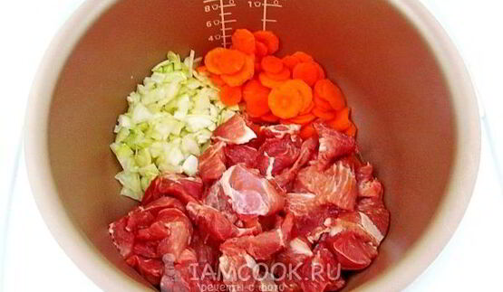 гуляш из свинины по-мадьярски в мультиварке