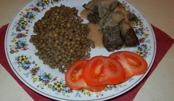 гуляш на пару с зеленой чечевицей