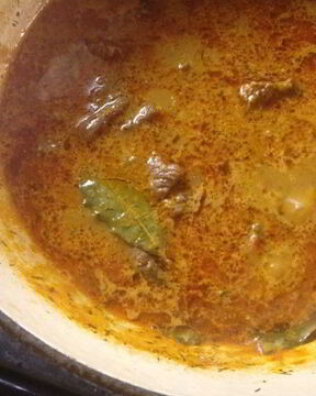 Гуляш с говядиной