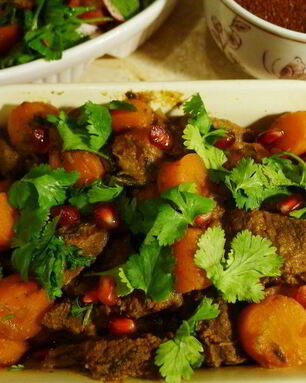 Гуляш с гранатом