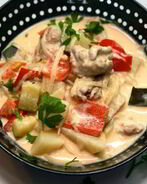 Гуляш в сметанном соусе