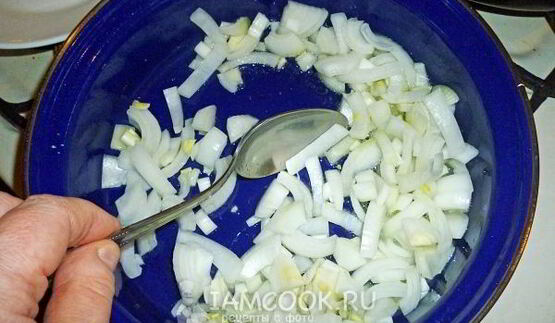 свиной гуляш с китайской редькой