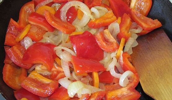 свиной гуляш