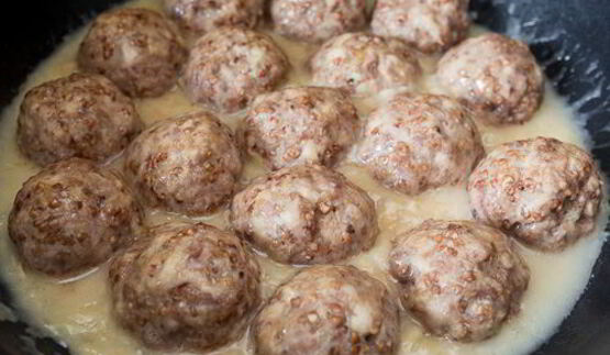 гречаники в сметанном соусе