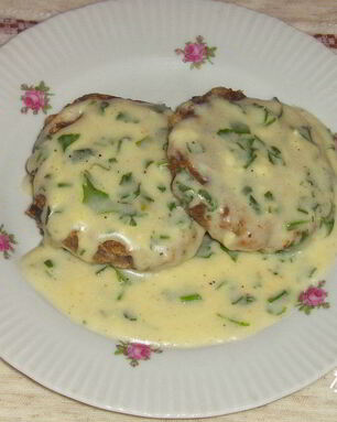 Грибные котлеты с сырным соусом