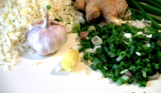 котлетки в азиатском стиле с салатом из рукколы