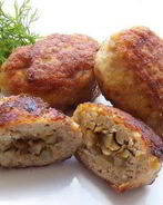 Котлеты из фарша с грибами