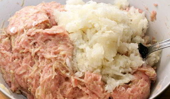 котлеты из индейки с кабачками