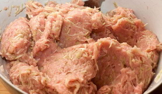 котлеты из индейки с кабачками
