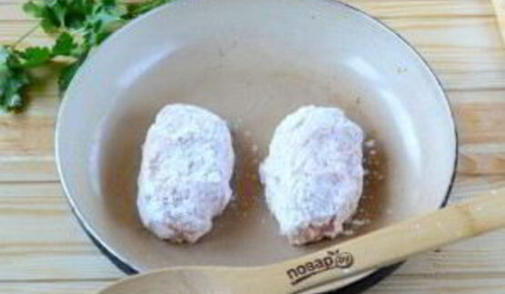 котлеты под шубой с помидорами и сыром